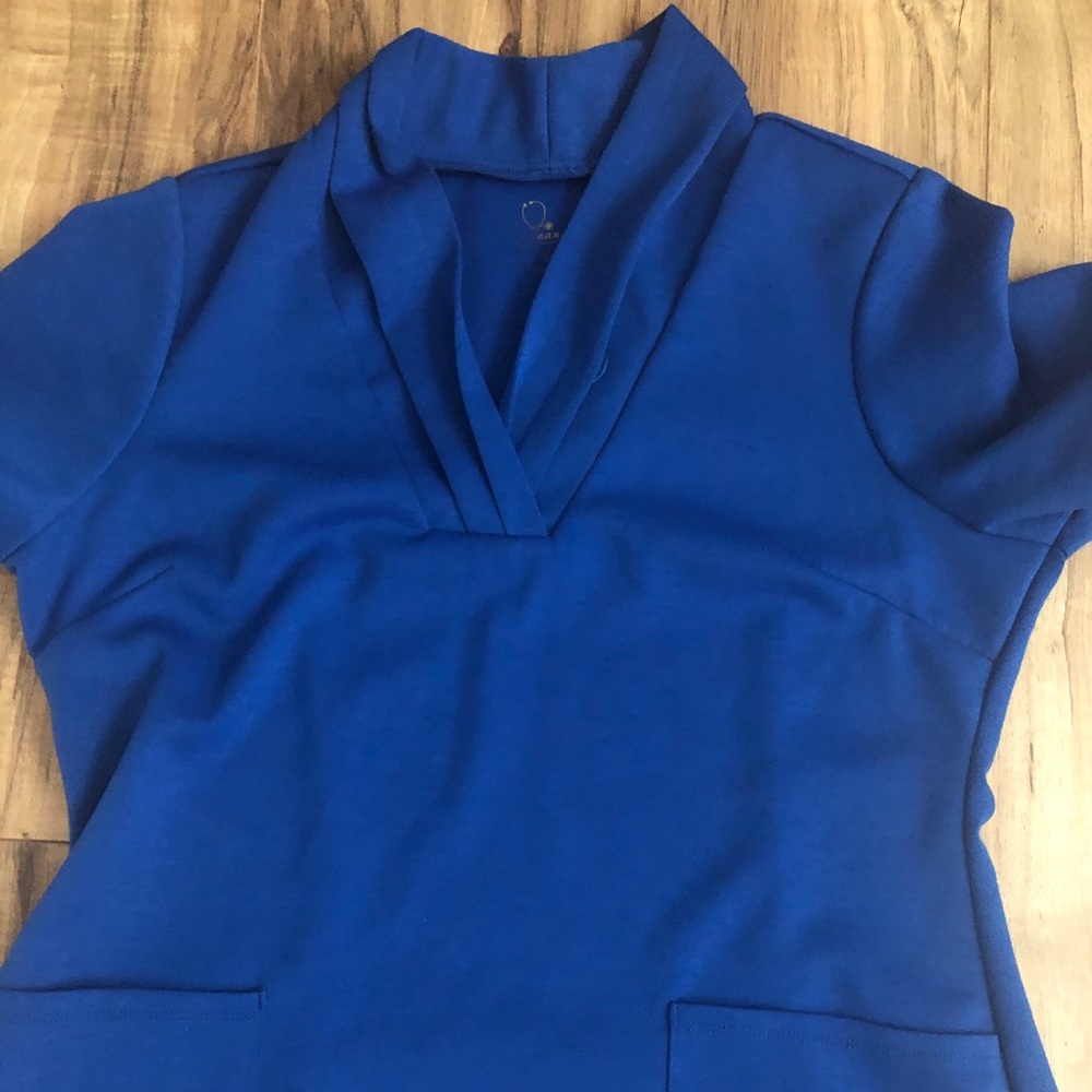 Jaanuu Scrub Top